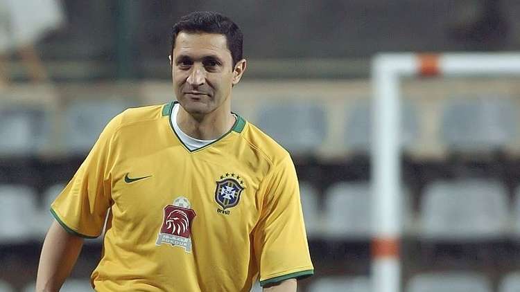 تعليق قوي من علاء مبارك على أزمة محمد صلاح