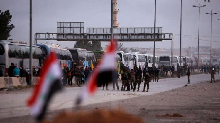 الدفعة الثالثة من مسلحي جنوب دمشق يخرجون إلى شمال سوريا والجيش يسيطر على جزء من الحجر الأسود