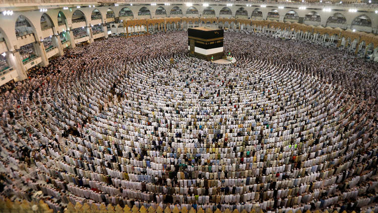مصادر سعودية توضح الأنباء بشأن التوجه لفتح المحال في أوقات الصلاة