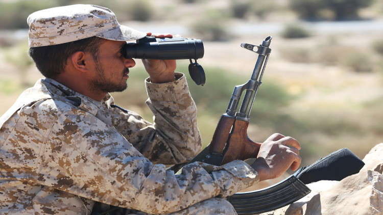 قوات يمنية بمساندة إماراتية تسيطر على مواقع استراتيجية شرقي البلاد وغربها