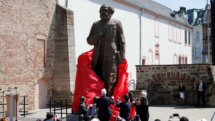 تدشين نصب لكارل ماركس في مدينة ترير الألمانية مسقط رأس فيلسوف