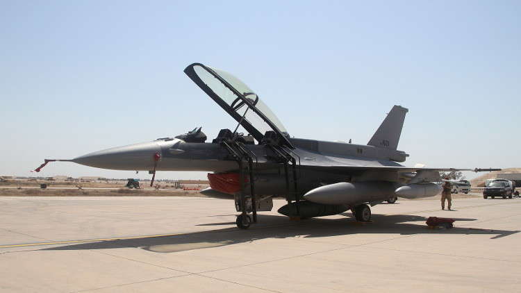 سلاح الجو العراقي يشن غارات على مواقع لداعش في سوريا