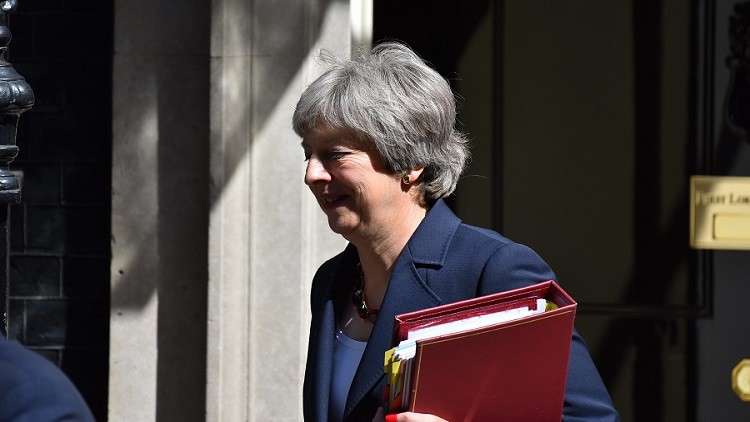 الأنغلوساكسونيون يشحذون السكاكين ضد بعضهم البعض