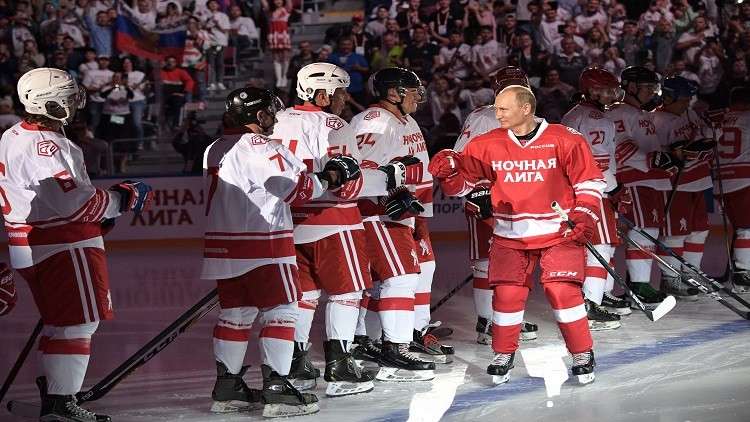 الرئيس بوتين يشارك بمباراة لهوكي الجليد في سوتشي