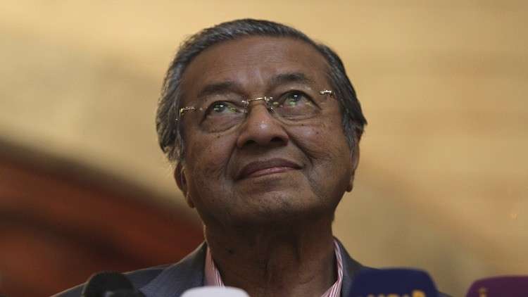 مهاتير محمد يزيح ملكة بريطانيا عن صدارة زعماء العالم الأكبر سنا 