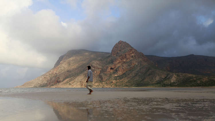   الاتفاق على انسحاب الإمارات من سقطرى بعد دخول قوات سعودية إليها