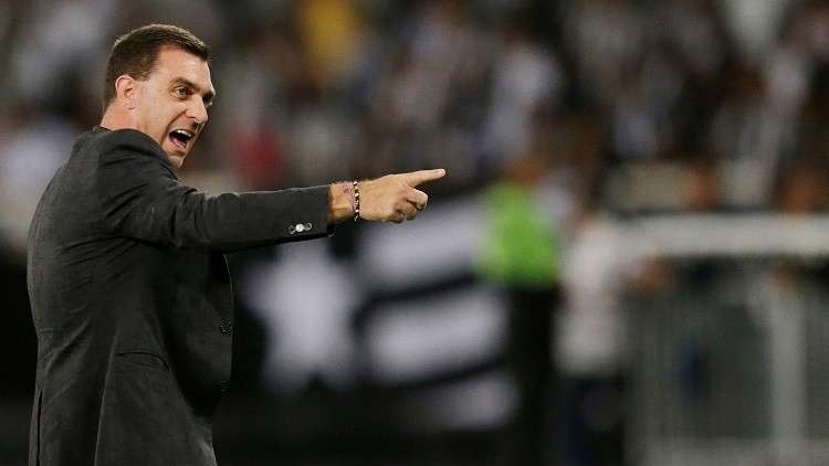 رسميا.. الأهلي يقدم مدربه الجديد