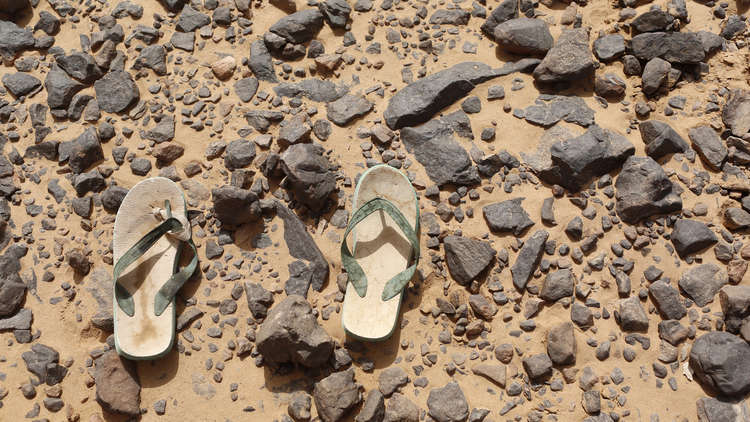 حقيقة العثور على جثث 116 مصريا في صحراء ليبيا