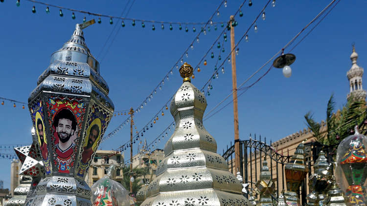 فانوس مصري على عتبة دخول موسوعة "غينيس"