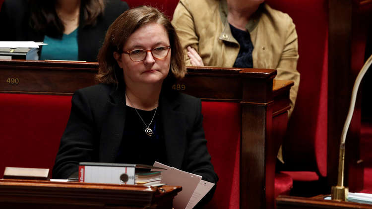 فرنسا تحذر الحكومة القادمة في إيطاليا من التصرف 