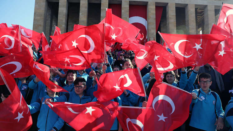 أنقرة تبتعد عن الناتو