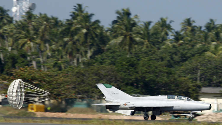 تحطم مقاتلة إيرانية في محافظة أصفهان