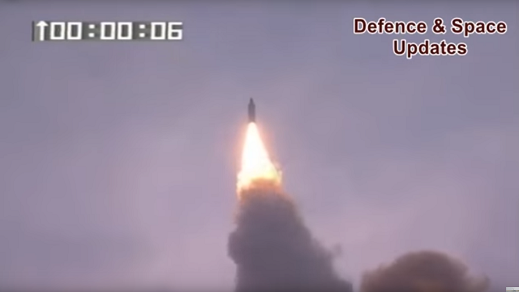 بالفيديو.. الهند تطلق صاروخا نوويا عابرا للقارات