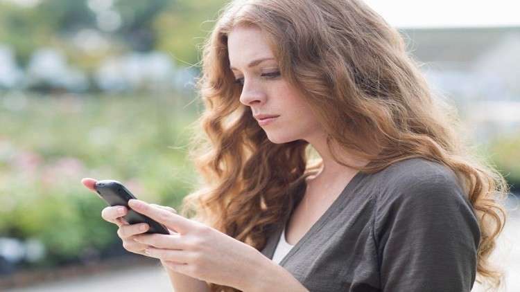 الإشعارات المتواصلة على الهواتف الذكية تغير كيمياء الدماغ