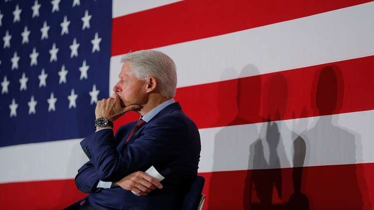 بيل كلينتون "غاضب" من روسيا وترامب