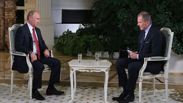 كيف ردّ بوتين على تشبيهه بالقيصر وظهوره عاري الصدر؟