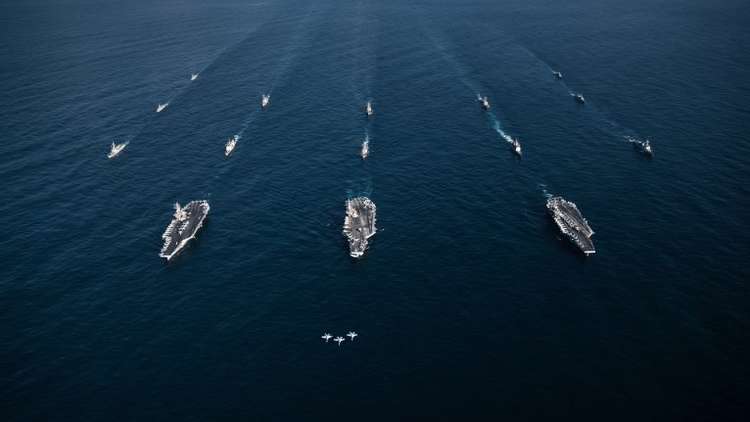 الولايات المتحدة  تفكر في إرسال سفن حربية تمر أمام 