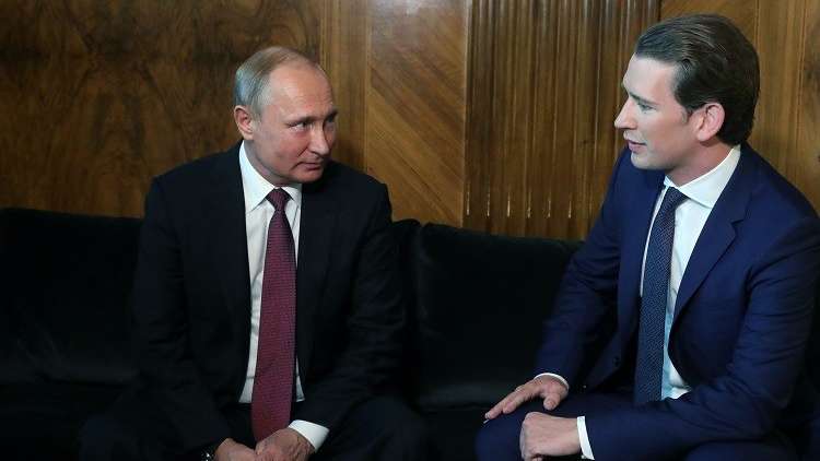 بوتين: على أوروبا مساعدة السوريين لتقليص عدد المهاجرين إليها 