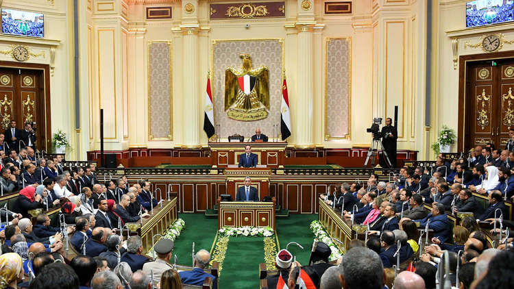 مصر.. هجوم برلماني على وزيرين 