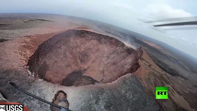 تصوير جوي مذهل لفوهة بركانية في هاواي