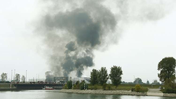 حريق ضخم في مصنع لـ"بي أم دبليو" يعطل حركة القطارات في مدينتين ألمانيتين