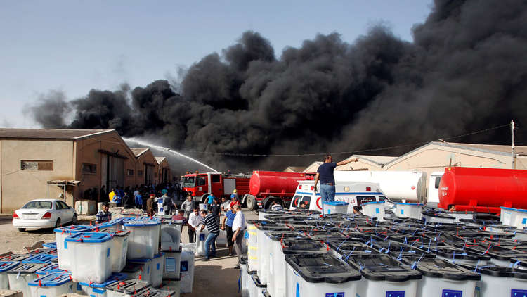 حريق هائل بمخازن مفوضية الانتخابات في بغداد