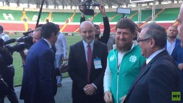 قديروف وحشد غفير يحضر أول مران لمنتخب مصر في الشيشان 