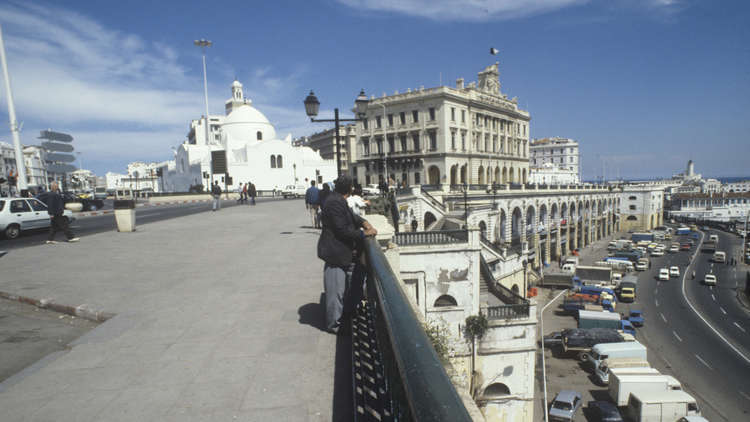 الحكومة الجزائرية تنشر تفاصيل الزيادة في معاشات المتقاعدين
