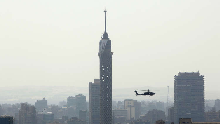 انتحار مصري من أعلى برج القاهرة لسبب محزن
