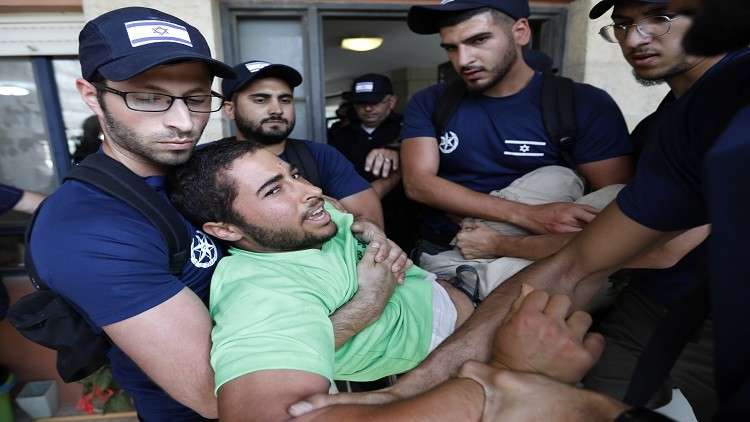 طرد مستوطنين إسرائيليين من منازل شيدت على أراض فلسطينية في الضفة الغربية