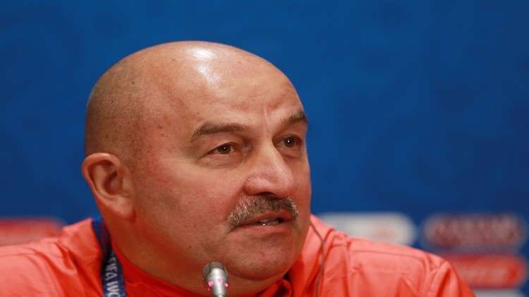 مدرب المنتخب الروسي يدعو أصحاب الشوارب لحضور مباراة روسيا والسعودية