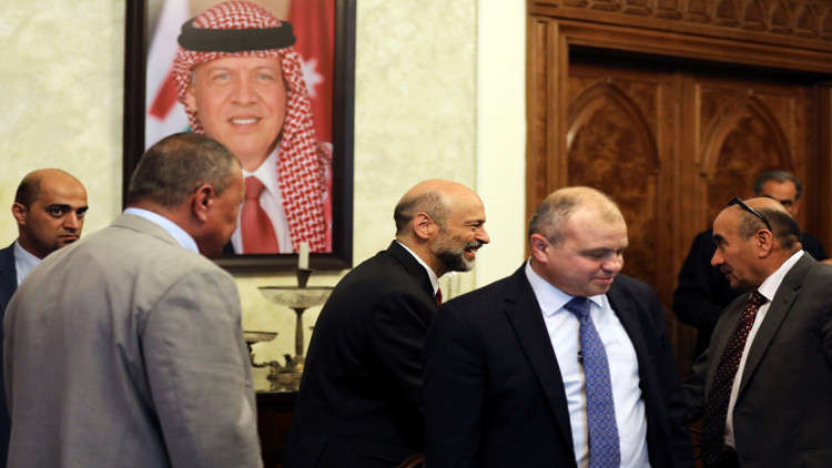 حكومة الرزاز تؤدي اليمين اليوم أمام الملك الأردني