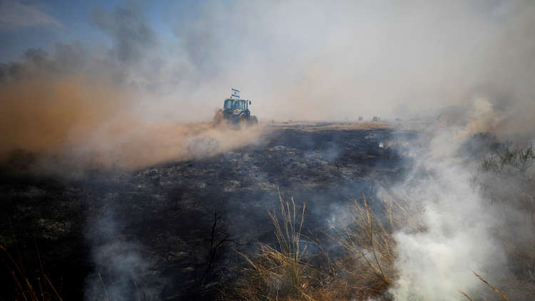 طائرات فلسطينية حارقة تشعل غابات وحقولا في مستوطنات غلاف غزة