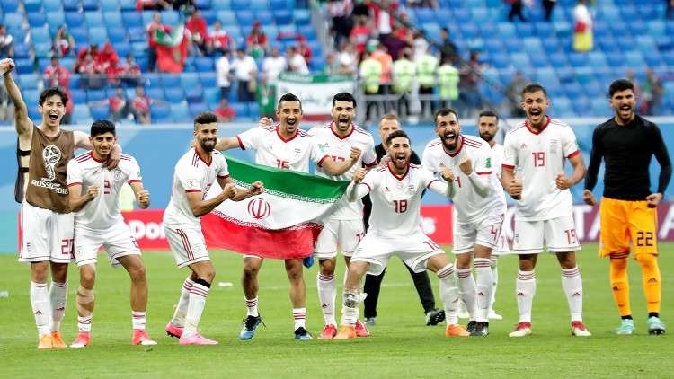 شاهد.. الرئيس الإيراني روحاني لحظة تسجيل هدف بلاده في مرمى المغرب