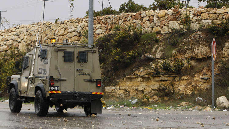 أنباء عن سرقة وثائق عسكرية من مركبة ضابط رفيع في الجيش الإسرائيلي بالضفة