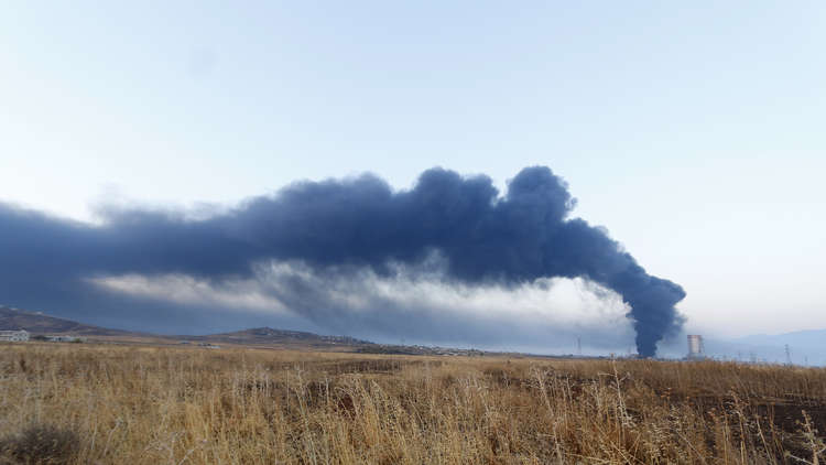 بالفيديو.. قتلى وجرحى جراء غارة على قوات رديفة للجيش السوري في البوكمال