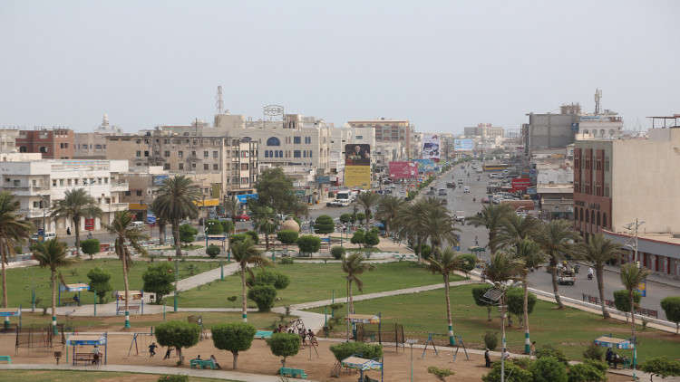 التحالف العربي يتهم الحوثيين بقصف الأحياء السكنية في الحديدة بالدبابات