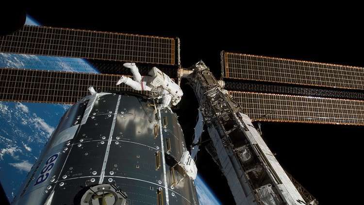 روسيا ترسل رائد فضاء إماراتيا إلى المحطة الفضائية الدولية