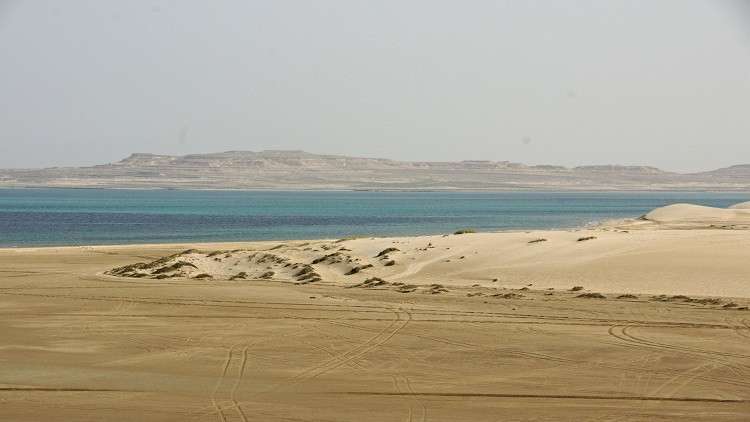 يريدون عزل قطر بحدود مائية مصطنعة