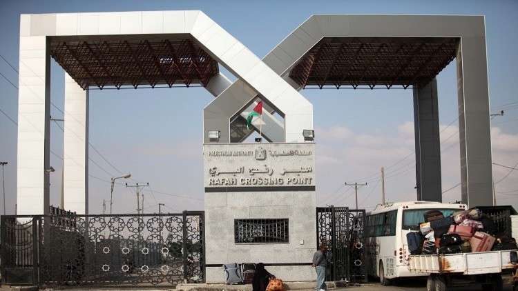 القاهرة تبقي معبر رفح مفتوحا لشهرين إضافيين
