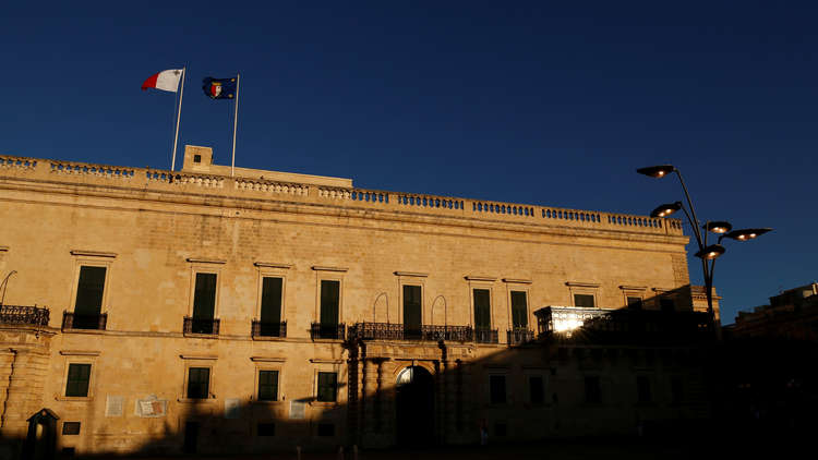 جهات أوروبية رسمية متورطة ببيع أكثر من 80 ألف تأشيرة "شنغن" لمواطنين ليبيين!