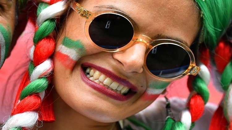 مشجعات إيرانيات يتنكرن باللحى للظهور على مدرجات الملاعب في مونديال روسيا