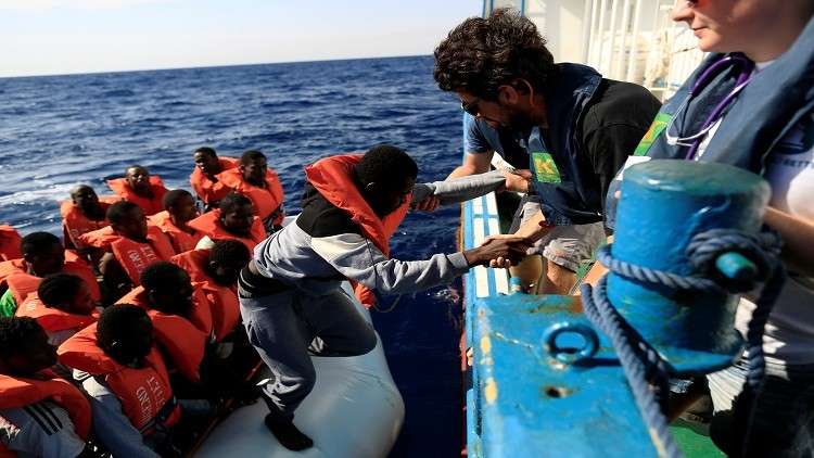 إيطاليا تقسو على المهاجرين مانعة إنقاذهم من عرض البحر!