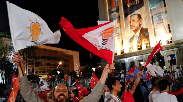 صعود الليرة التركية بعد فوز أردوغان بالانتخابات