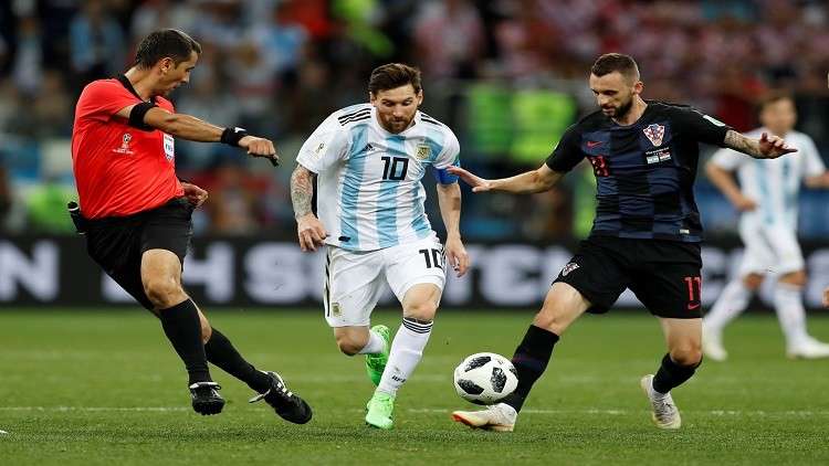 الأرجنتين وميسي أمام مباراة الفرصة الأخيرة