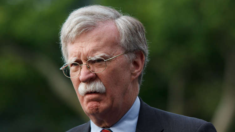 صقر أمريكا يلعب دور الحمامة في موسكو