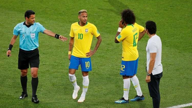 البرازيل تتلقى ضربة موجعة في مباراتها المصيرية أمام صربيا