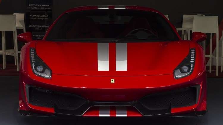 رجل أعمال قطري يحتفل بفوز أردوغان على طريقته