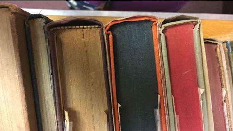 الخبراء يحذرون من كتب سامة قد تؤدي إلى الموت!