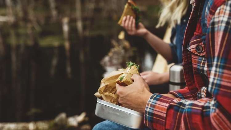 ألماني يسمم 21 زميلا له بسندويشات فتاكة!